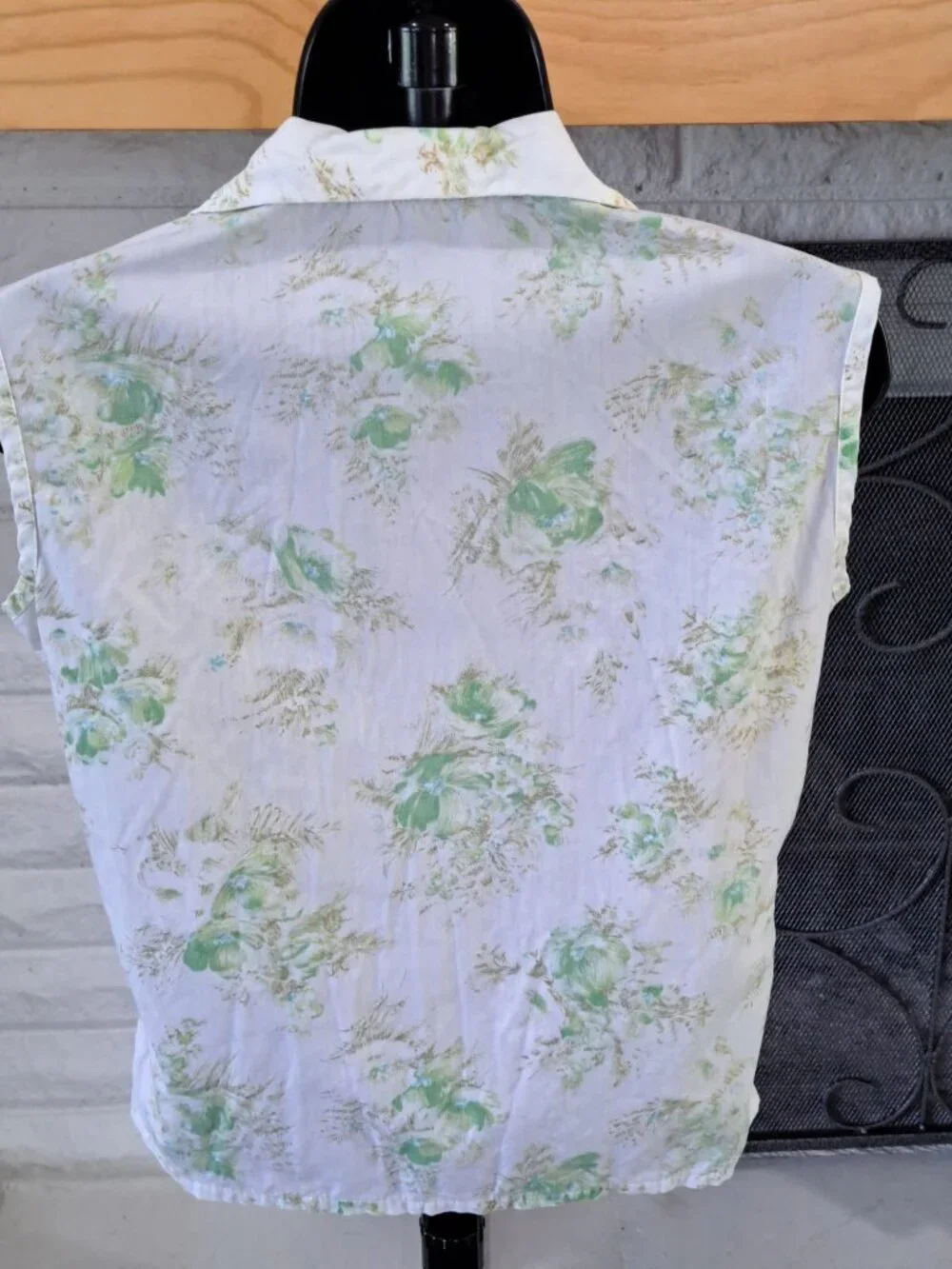 Vintage 70's Sleeveless Button-Up Blouse Green Floral Print Collared Women's S - Picture 6 of 9